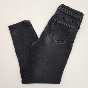 Forever 21 Women's Black Tapered Jeans Size 28